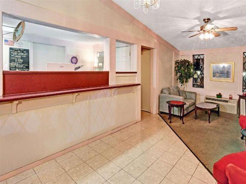 Knights Inn Austell Bagian luar foto