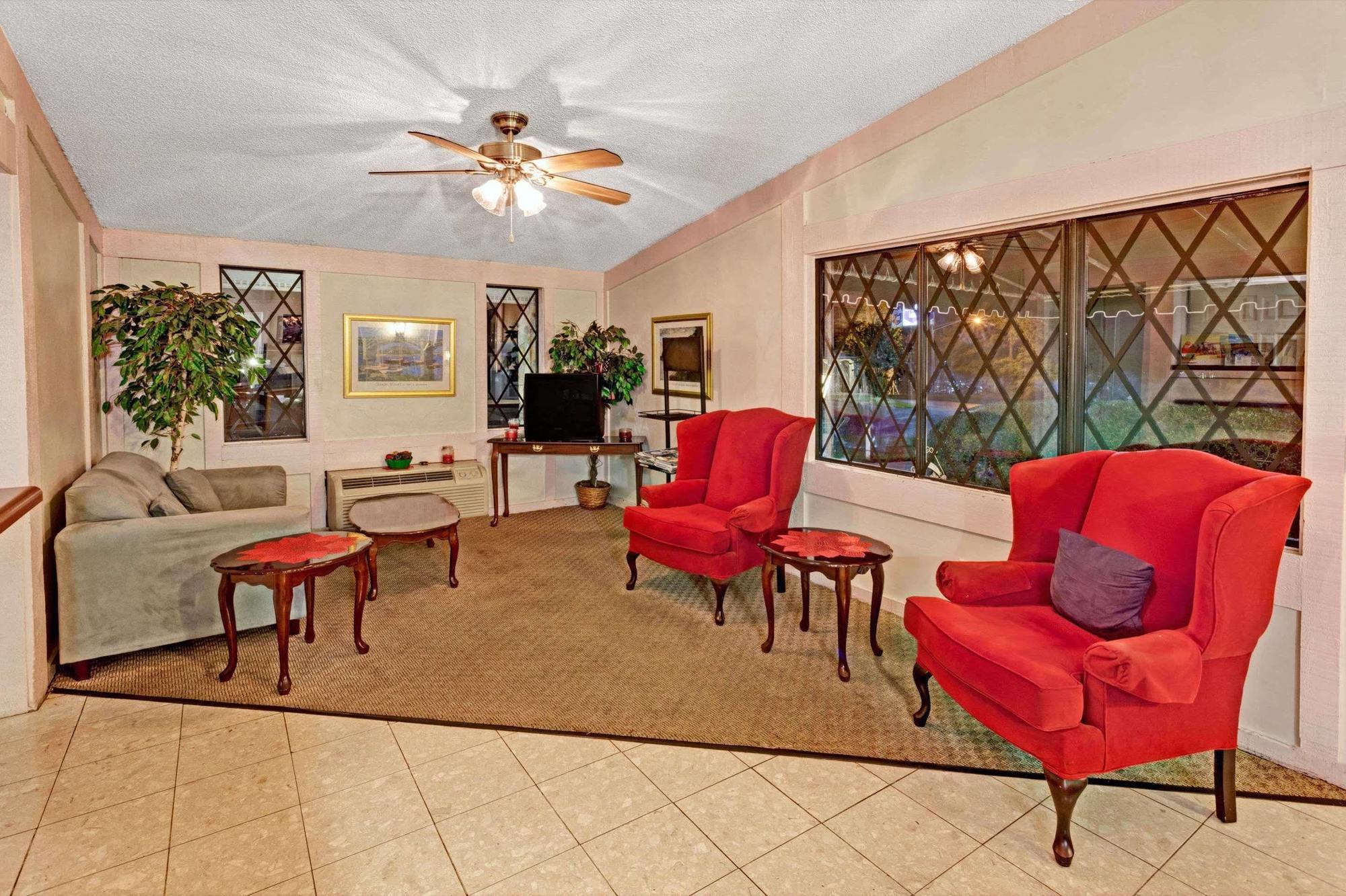 Knights Inn Austell Bagian luar foto