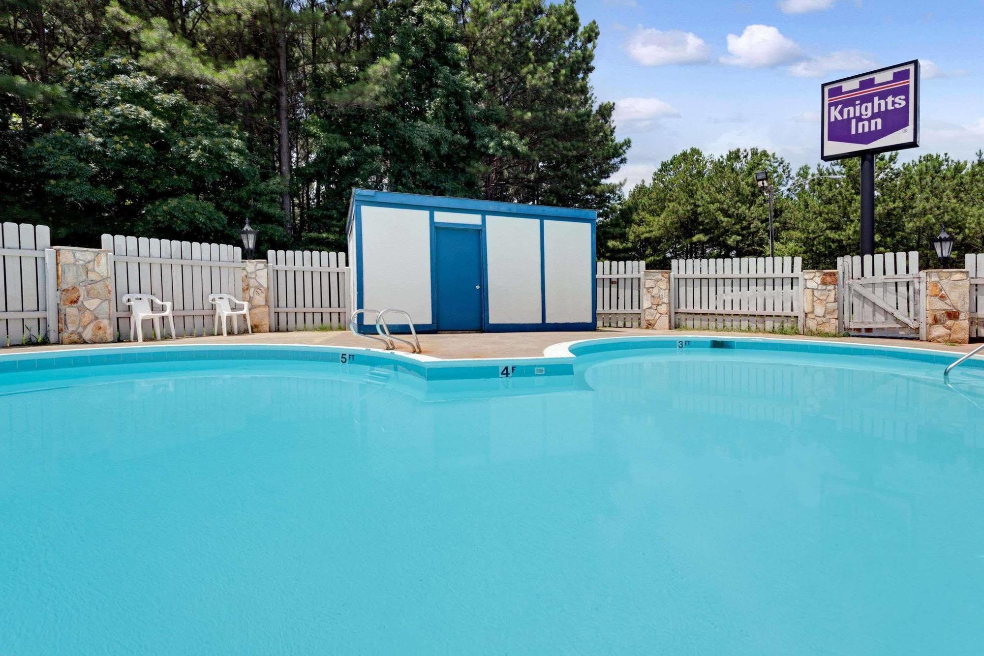 Knights Inn Austell Bagian luar foto